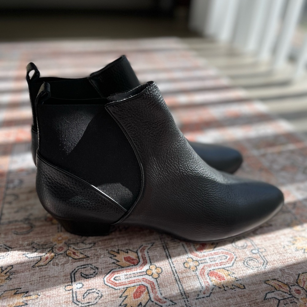 Comptoir des Cotonniers Womens size 8 black ankle booties worn maybe once